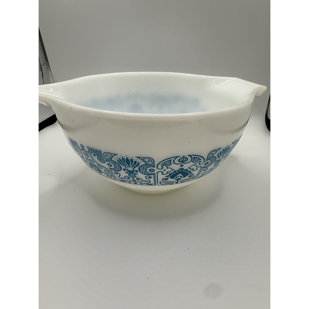 Vintage Pyrex #441 1.5 Pint Horizon Blue Cinderella Mixing Bowl 2 Handles 1970s